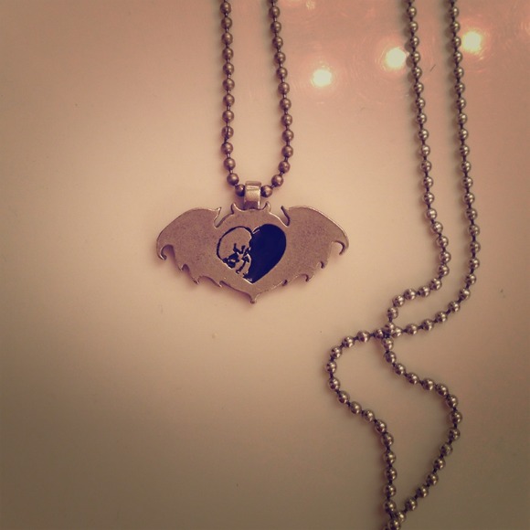 Clandestine Necklace