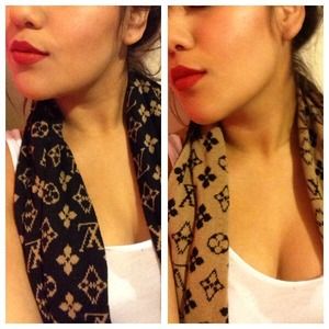 Double sided scarf ! Beautiful and cozy