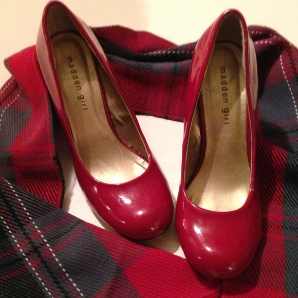 Madden girl red pumps size 7.5