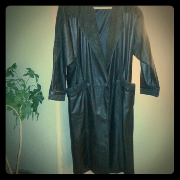 *SOLD ON ANOTHER SITE* Leather trench coat