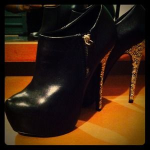Black Booties size 6.5 New for @bellarosa