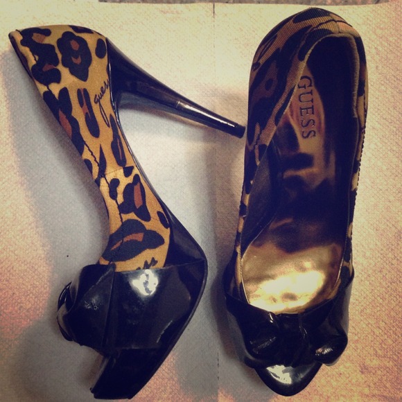 Only wears three time look like new