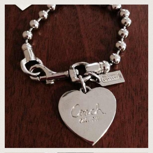 NEW 100% Authentic COACH Heart Charm  Bracelet