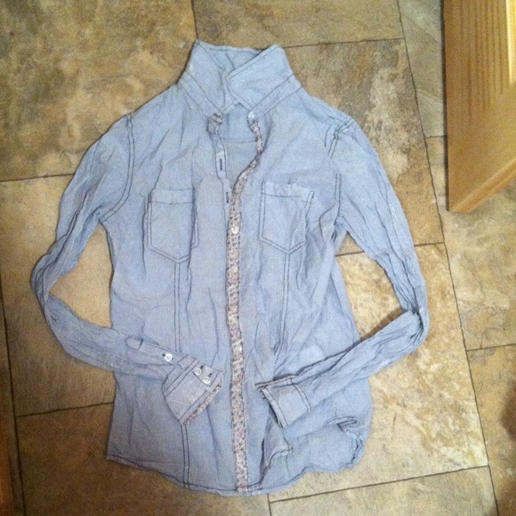 TRADED BUNDLE. Plaid long sleeve