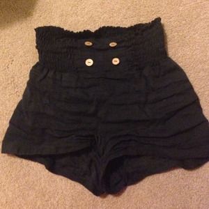 High waisted shorts with buttons