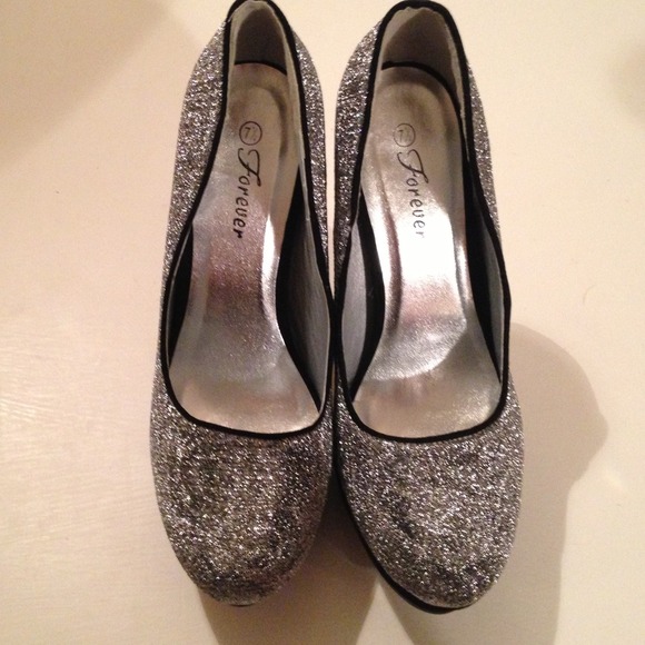 Sliver with black velvet trim pumps. New  in box