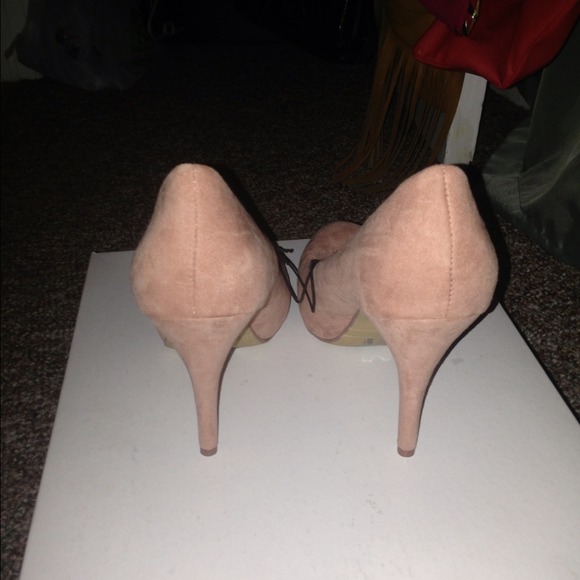 Reduced!!!!! Plush pink pointy toe heels👠😍 - Picture 3 of 4