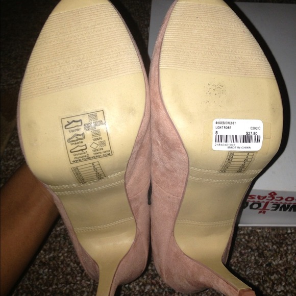 Reduced!!!!! Plush pink pointy toe heels👠😍 - Picture 4 of 4