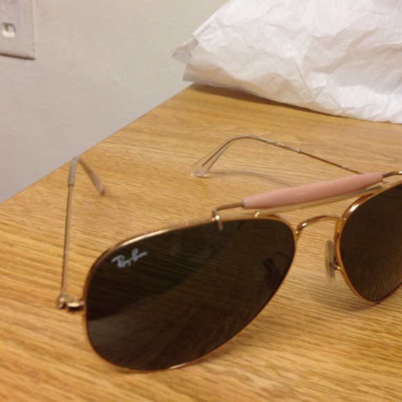 Aviator Raybans - Picture 2 of 3
