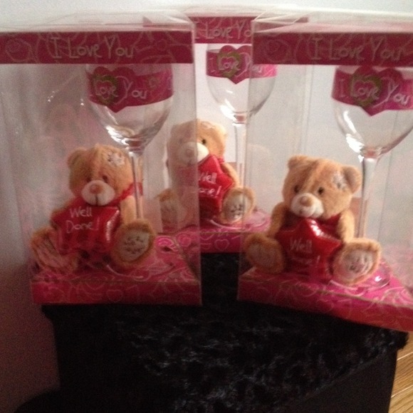 Wine glass gift set.