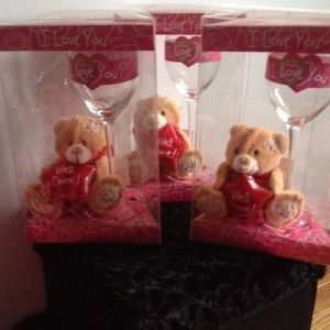 Wine glass gift set.
