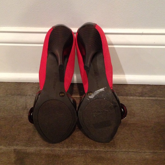 BCBG Girls peep toe heels - Picture 3 of 4