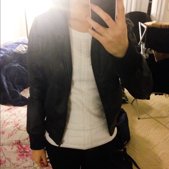 ❌SOLD❌Black faux leather jacket with hood