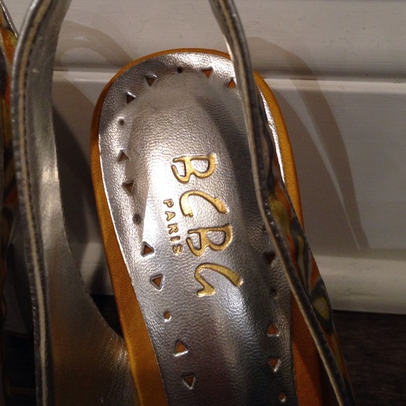 BCBG heels - Picture 4 of 4