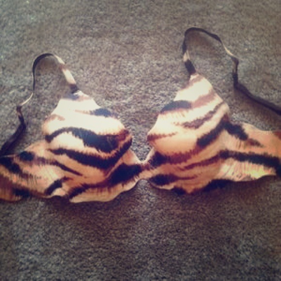 RESERVED! NWOT Victoria secret 36D reversible bra