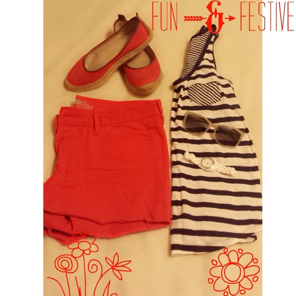 💢💢 SOLD!!! 💢💢Red shorts