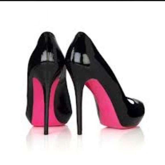 🚫No longer avail 🚫McQueen Heart Peep Toe Pumps - Picture 2 of 4