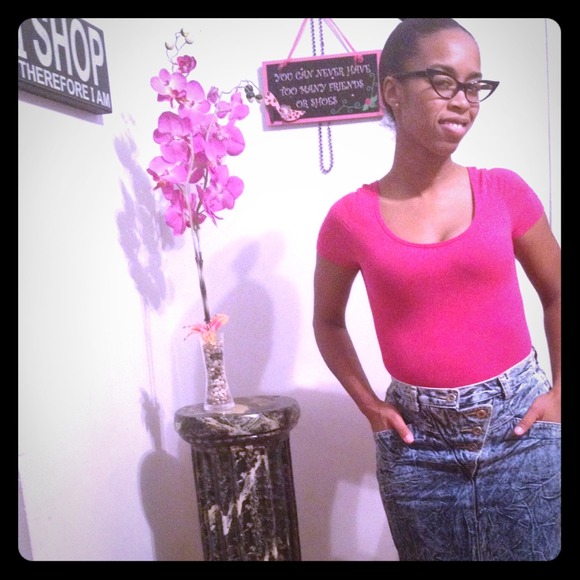 A vintage, chic, acid wash pencil skirt☺️