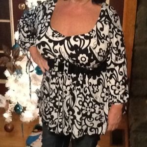 Classy black and white blouse.