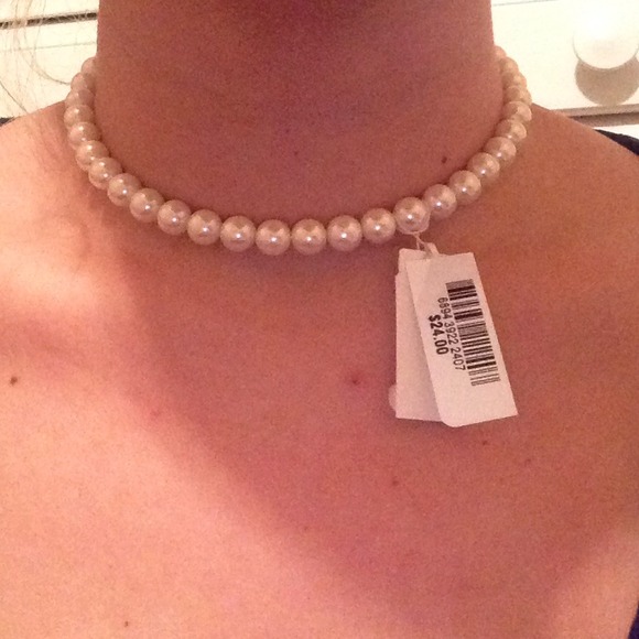 Lovely pearl bead necklace