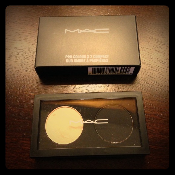 MAC Eye Shadow Compact