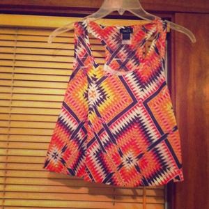 Light weight midriff tank