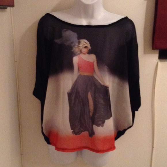 📦SOLD📦❗️❗️❗️Hot blonde chic shirt
