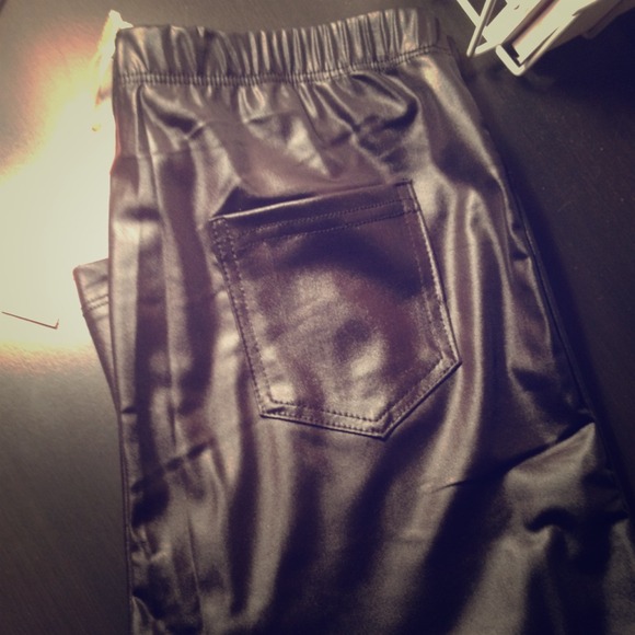 Faux leather leggings