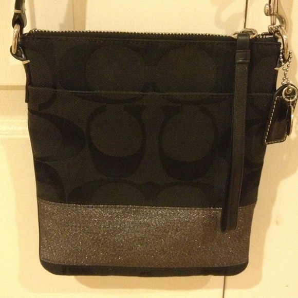 ✨Authentic✨ Coach Cross body Messenger Bag