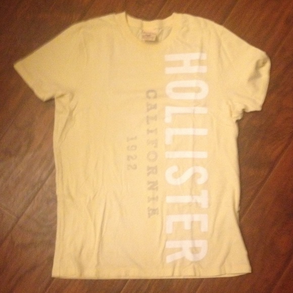 SOLD--Hollister Men's T