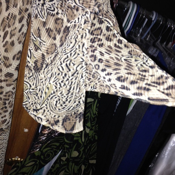Leopard print top - Picture 2 of 4