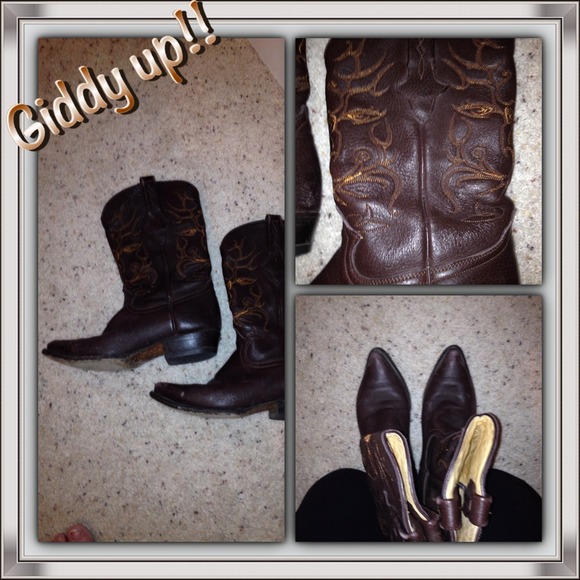 Cowgirl boots! ⭐️⭐️⭐️