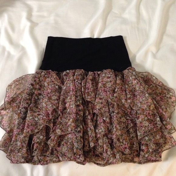 🎉SOLD🎉 Flower layered skirt