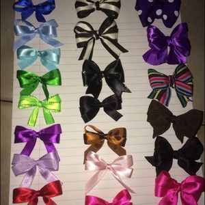 Mini bows! 6 for $10 any color..