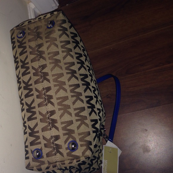 Michael Kors purse additional photos