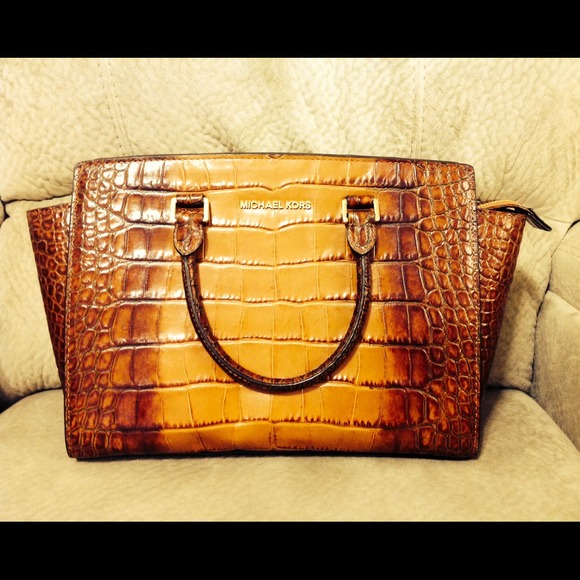 Authentic MK large leather selma