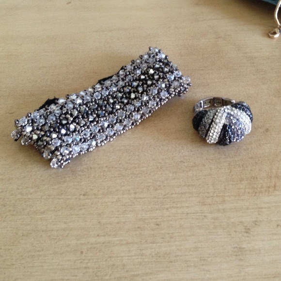 🎀bundle🎀bracelet crystaled n ring.🎉