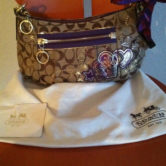 Coach Handbags - Coach Poppy handbag