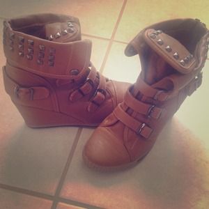 Bucco Capensis Odelia Sneaker Wedges