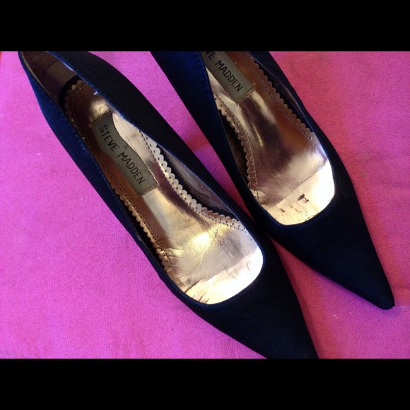 💥REDUCED💥Black Pointed-Toe Pumps