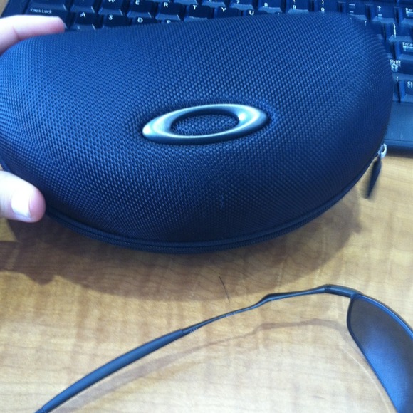 Oakleys! - Picture 4 of 4