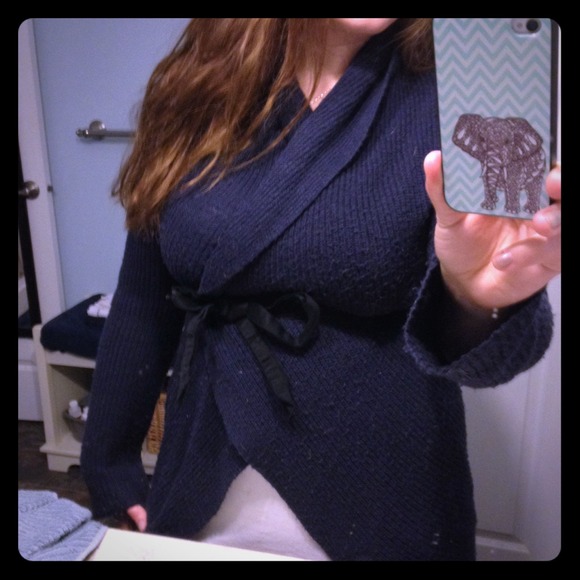 Super comfy, navy sweater