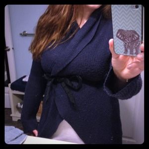 Super comfy, navy sweater