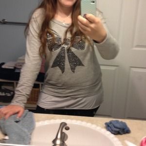 Black bow/rhinestone top! :)