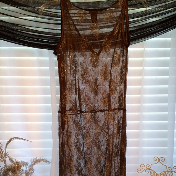 Dresses & Skirts - Lace Dress Cover Up!