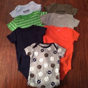 !!!SOLD IN BUNDLE!!!!BABY BOY 9 MONTHS ONESIE