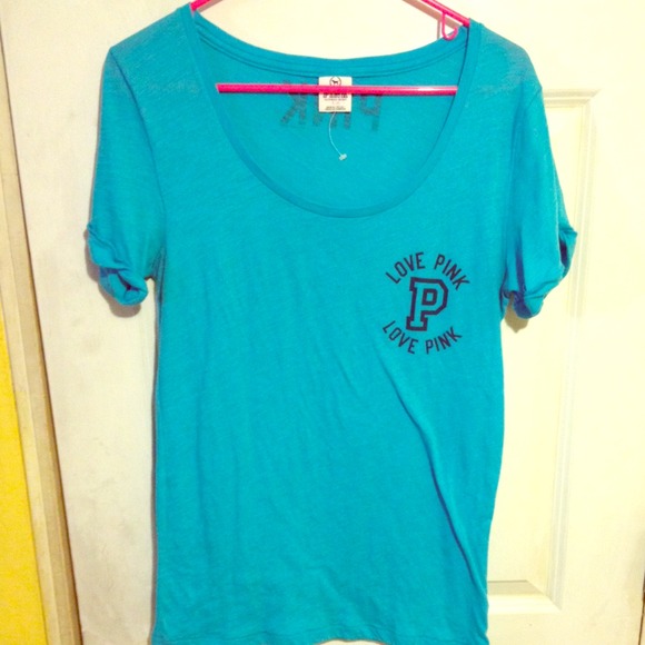Rich blue VS pink tee