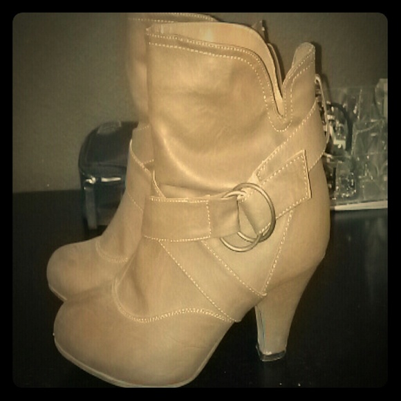2in. Brown boots