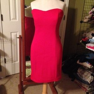 RED stretch fit sweetheart dress ❤️