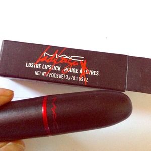 MAC Lustre lipstick